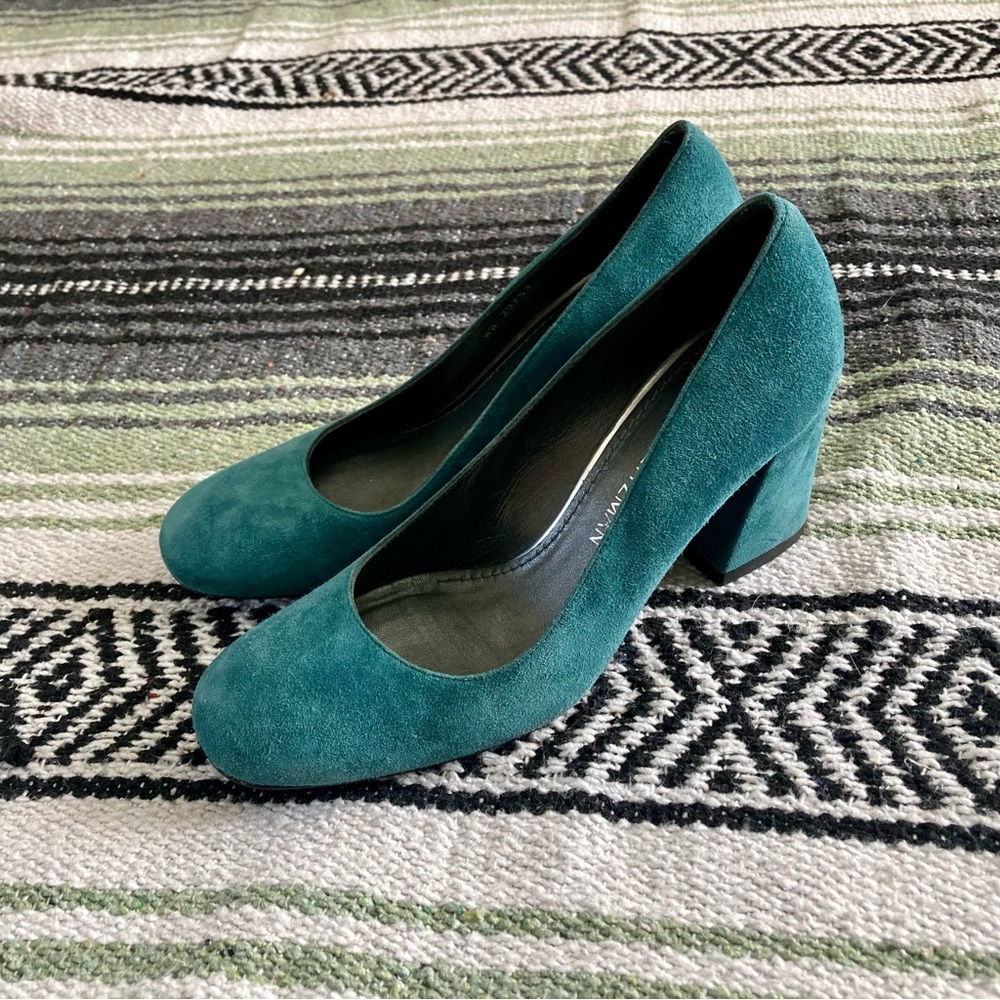 Stuart weitzman teal suede leather round toe square heel pumps